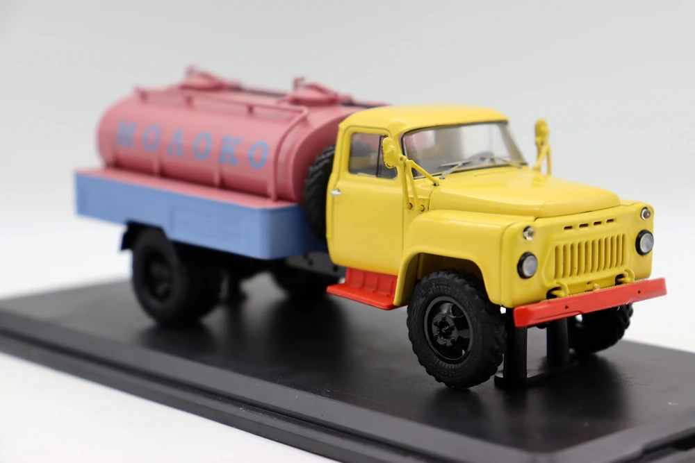 SSM 1/43 Scale 1:43 ACPT-3,3 GAZ-53 Milk TRUCK USSR Cars Diecast Models for collection