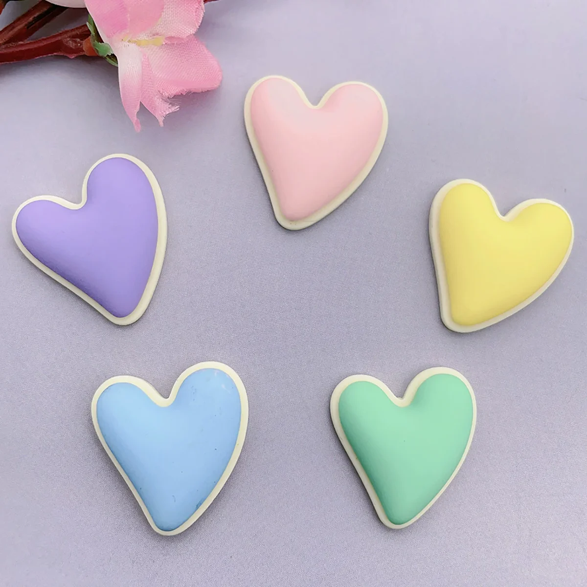 Macaron Heart Shoe Charms, Multi-color 3D Two-tone Border Heart Clog Decorations, Resin Detachable Shoe Ornaments, Easy Install