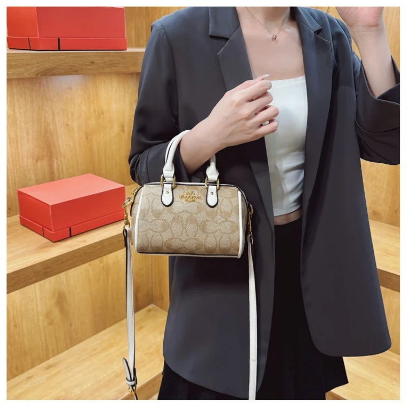 High Quality Women's PU Bag with Large Capacity Shoulder Bag Mobile Phone Bag Casual Crossbody Casual Simple Vintage Bag Purses image 6