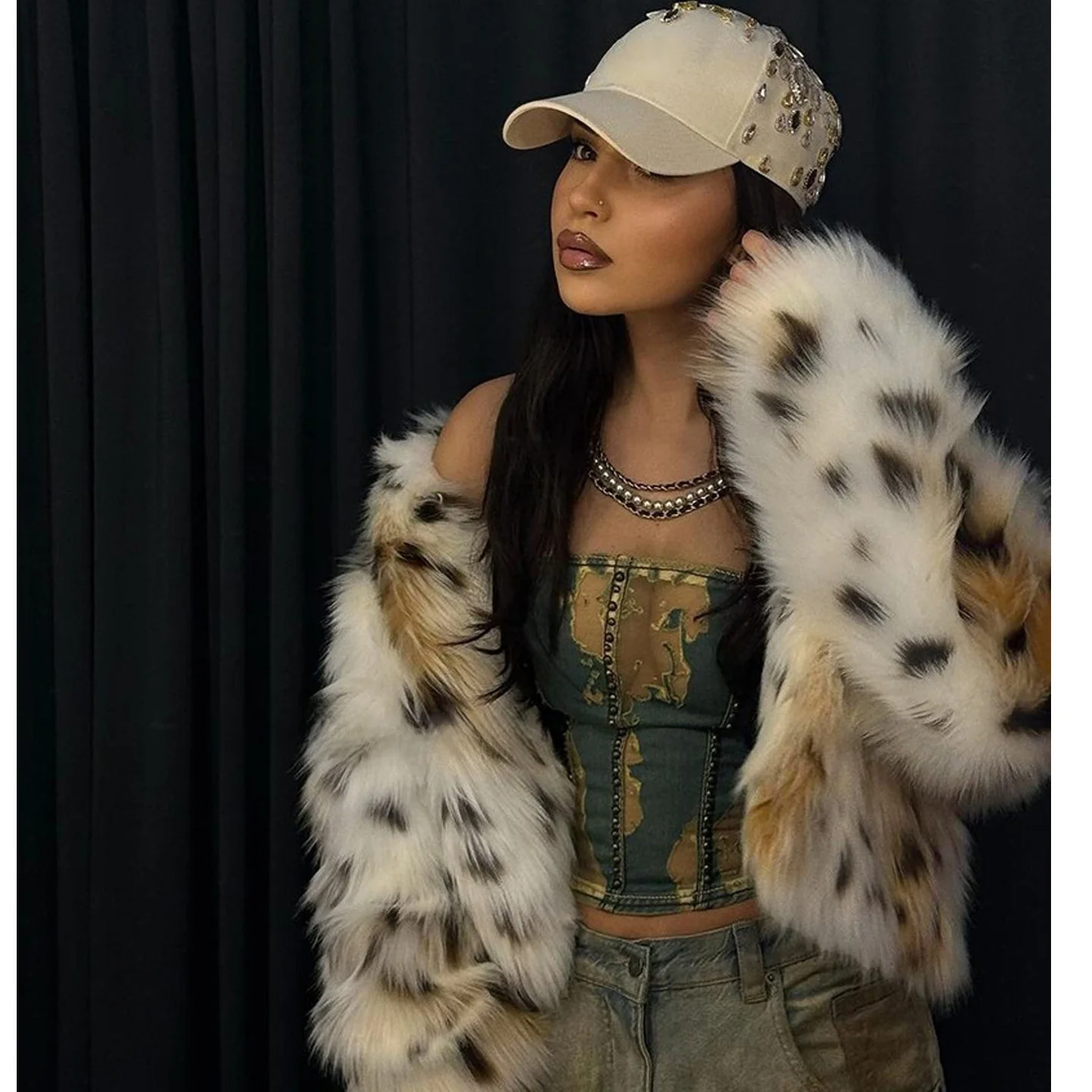 

Fashionable Leopard Print Long Sleeve Coat Warm Thickened Ladies Short Outerwear Polyester Fiber Open Front No