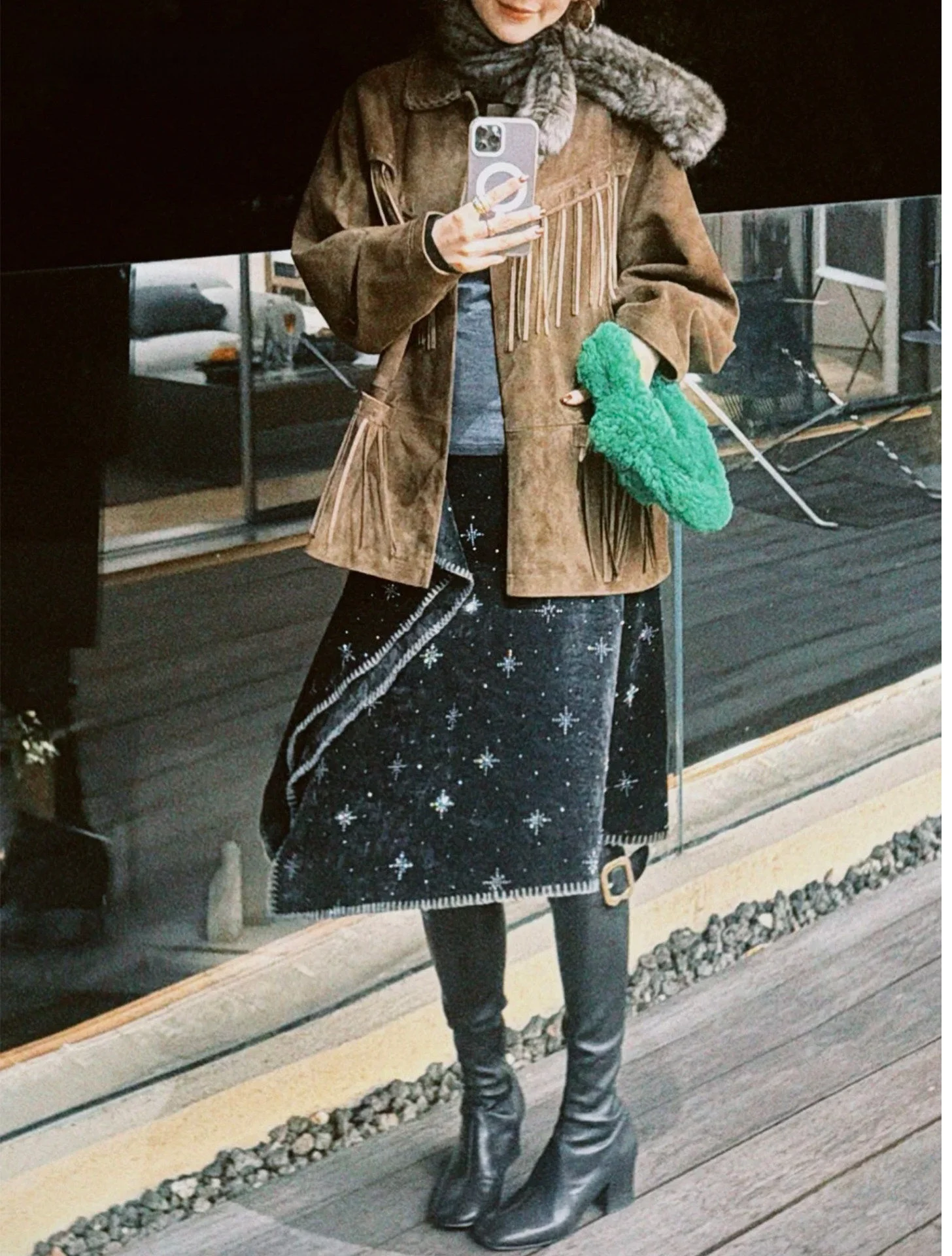 Saia Curta Vena Label com Apliques Pesados Estilo Vintage Assimétrico Conjunto de Moda Feminina Coleção Outono Inverno 2026