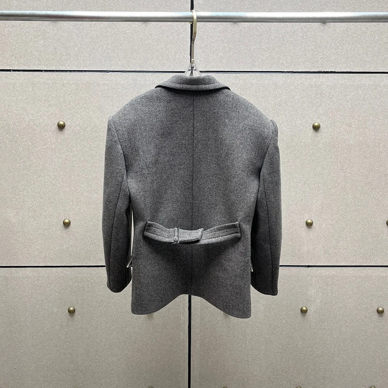 Veste sur mesure en mélange de laine avec détail de la taille, manteau de banlieue élégant pour femmes, nouvelle collection hiver 2025
