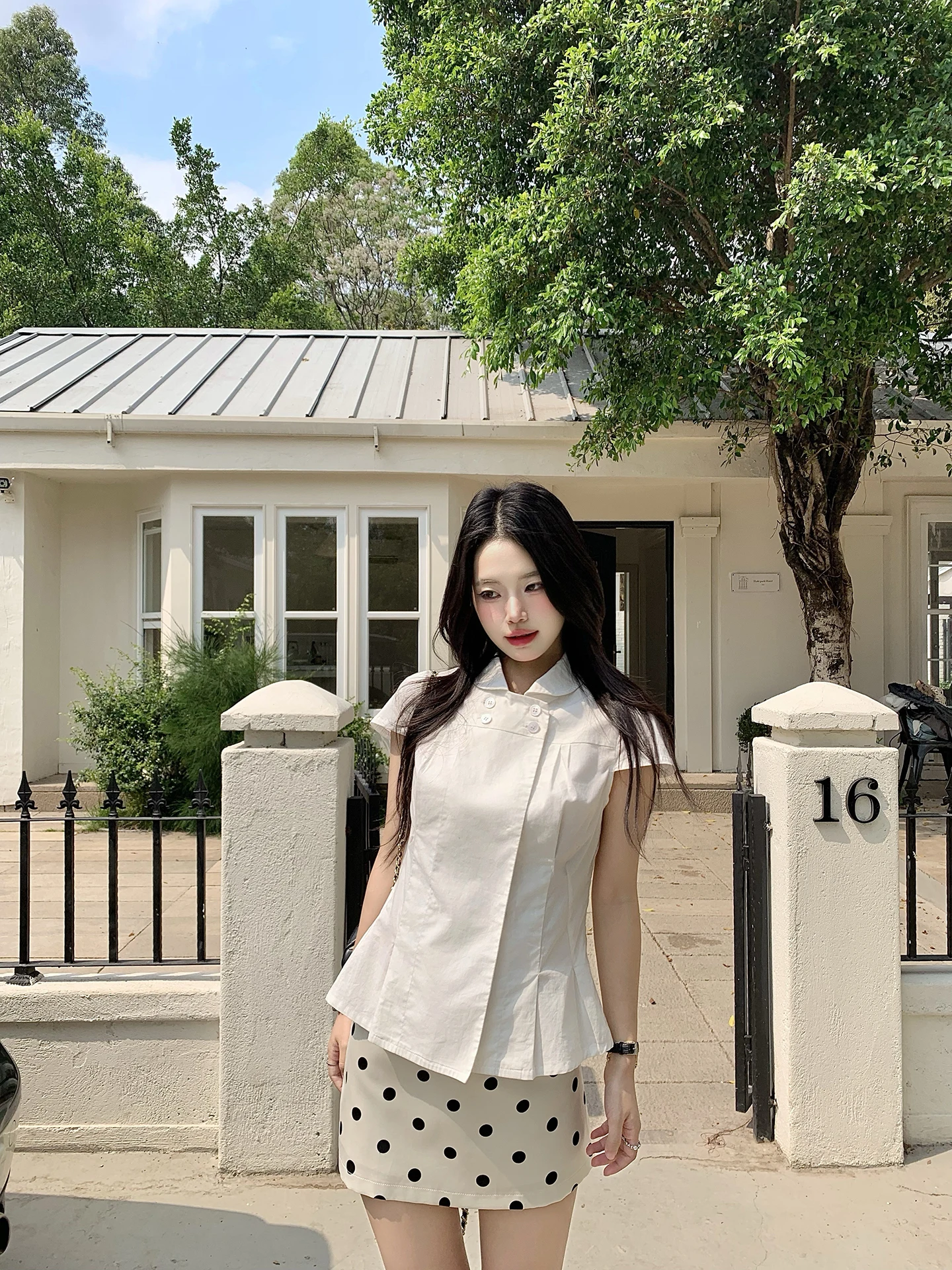 

Белая женская рубашка с коротким рукавом, весенне-летняя, в стиле Pure Desire Girl, красивый укороченный топ из смесового хлопка и полиэстера, стандартный крой