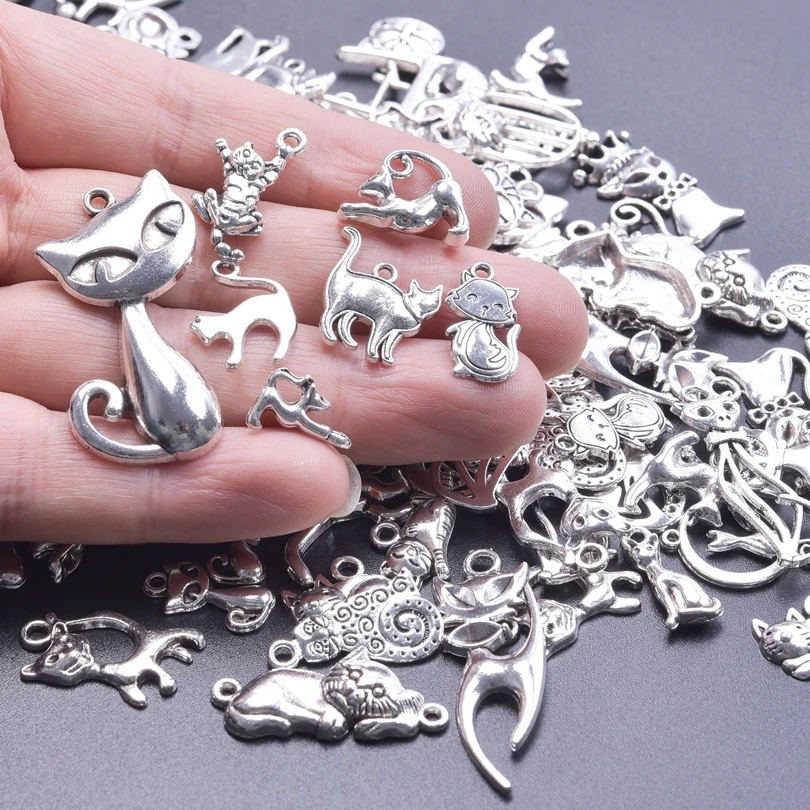 Śliczny kot na szczęście losowa mieszanka antyczne srebro kolor wisiorek ze stopu DIY kolczyki Charms do tworzenia biżuterii bransoletki materiał akcesoria