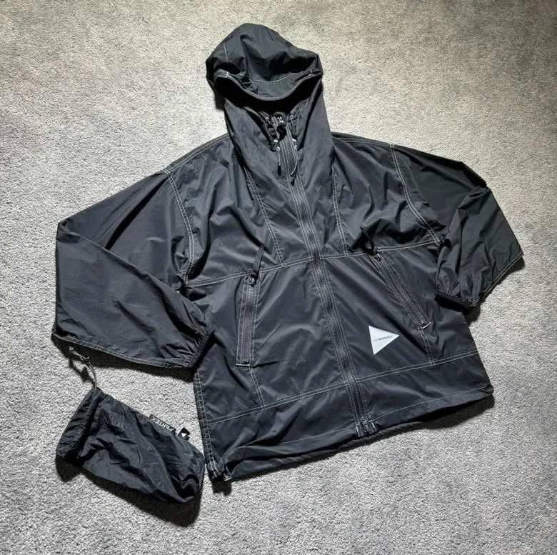 Thumbnail 2 - #3 Best Mens Lightweight Wind Jackets to Buy In 2026