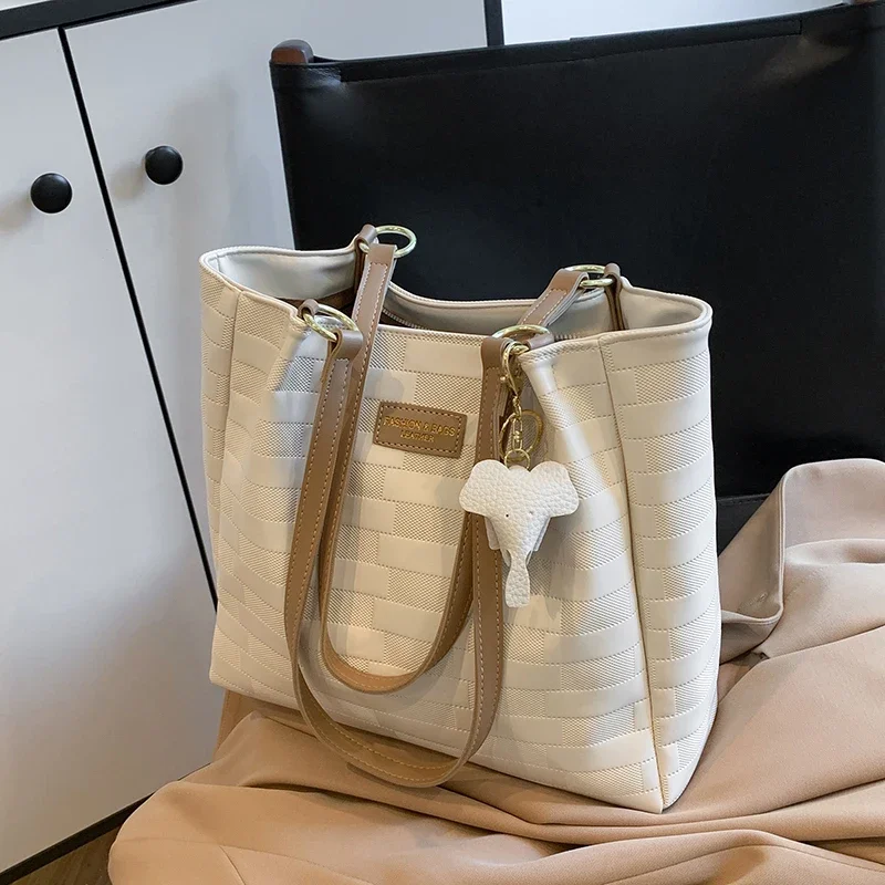 

High end one shoulder ladies 2024 new large capacity tote bag for college students' commuting during class