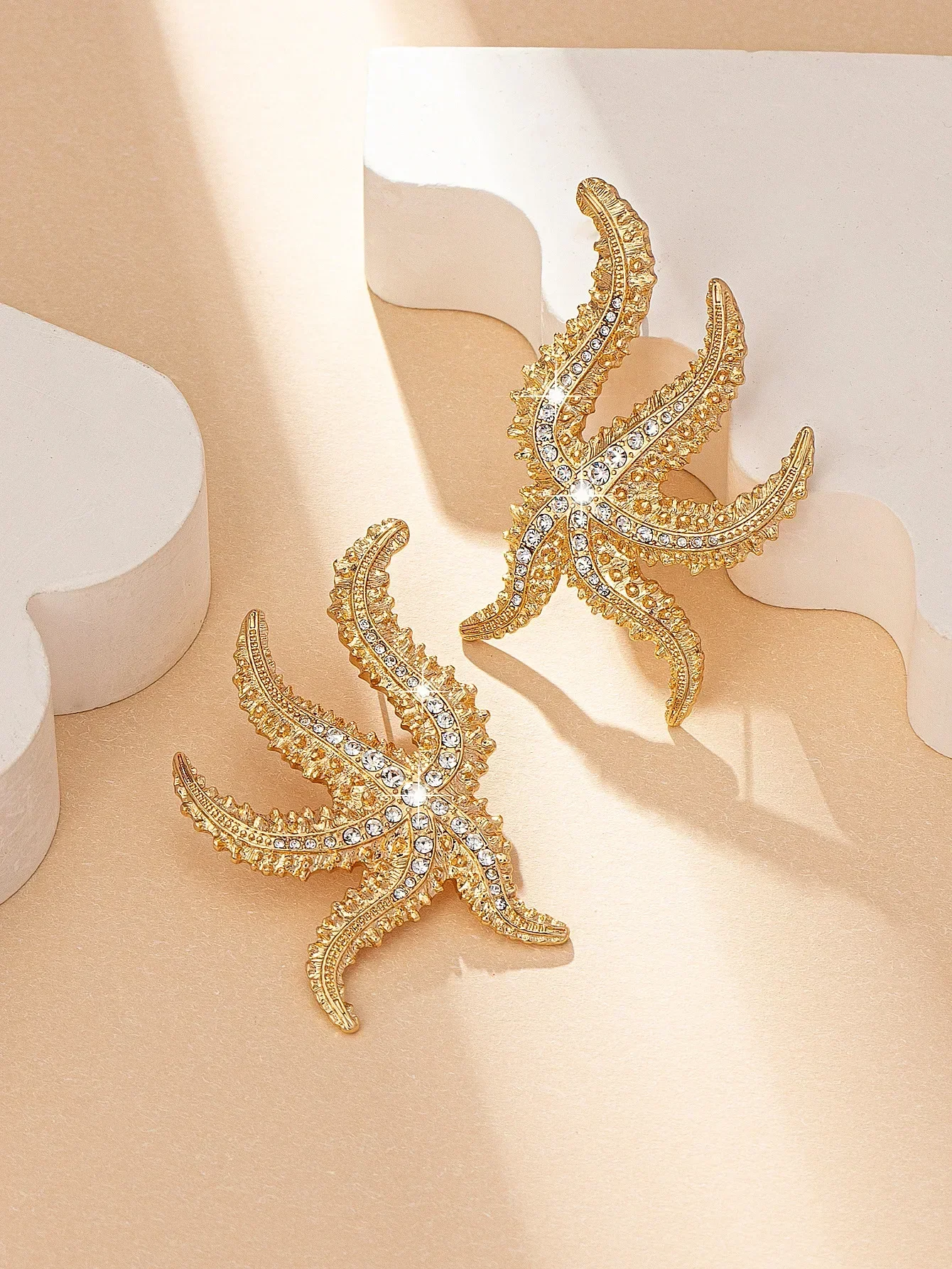 New Fashion Exaggerated Gold-plated Inlaid Zircon Octopus Earrings for Women Starfish Women's Crystal Ear Accessories Jewelry