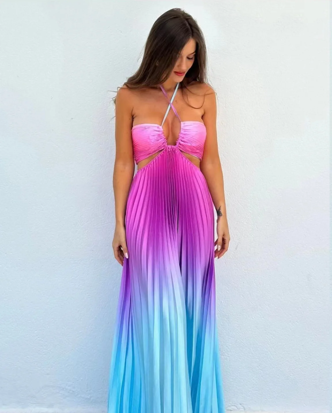 

2025 Tie Dye Gradient Halter Multi Pleated Beach Dress Long Beach Cover up Woman Swimwear Bikini Tunic Beachwear Outfit Sundress