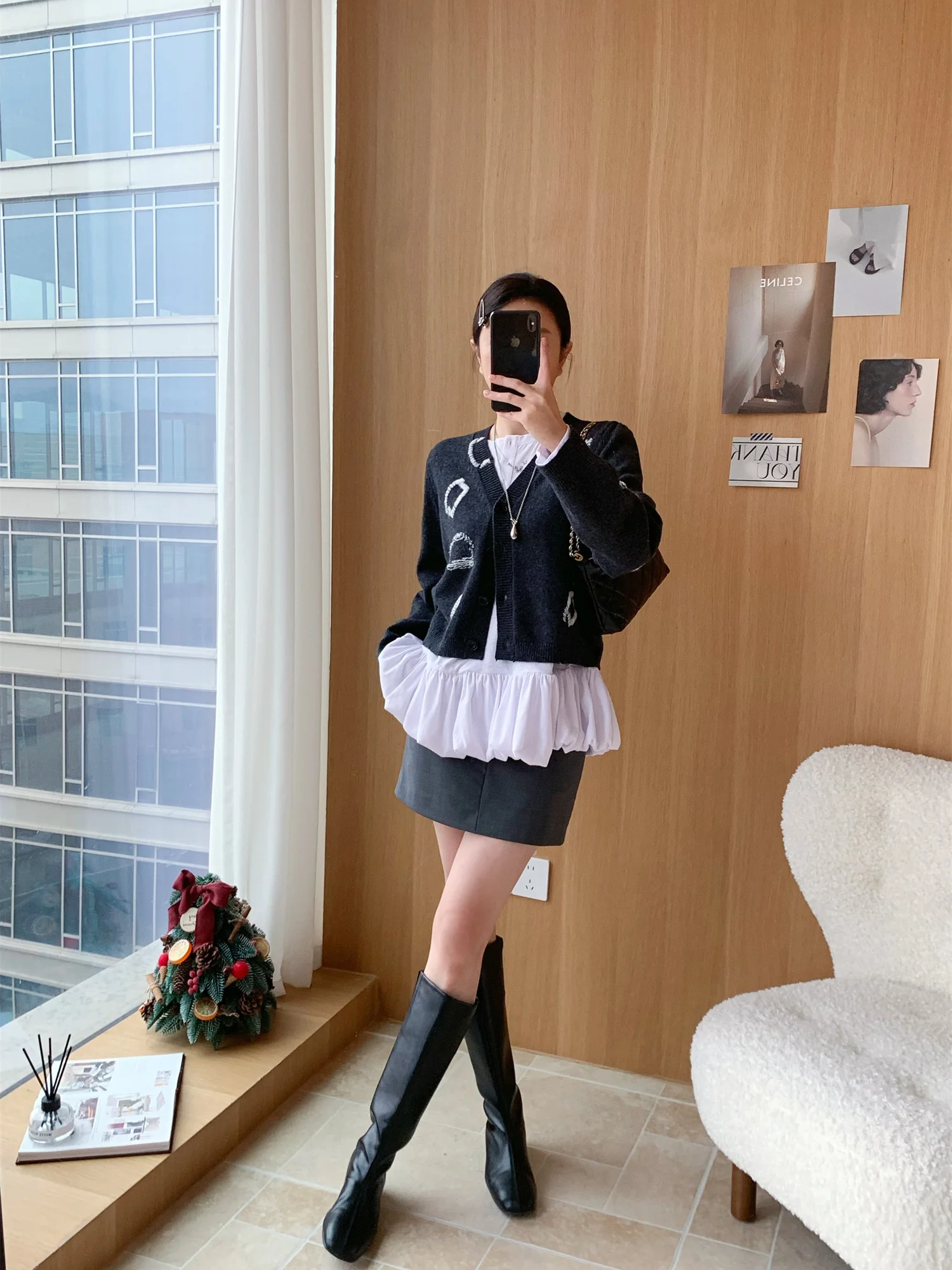 

Women's Wool Knitted Open Cardigan V-Neck Letter Design Loose Fit Long Sleeve Printed Sweater Two Styles Available Winter 2026