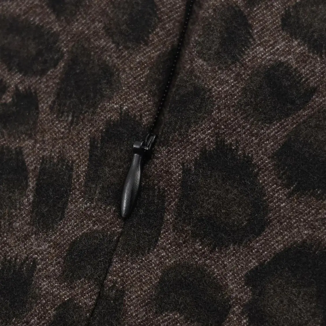 تنورة كلاسيكية لخريف وشتاء 2025 بألوان متباينة على شكل الفهد للسيدات بسحاب خلفي وخصر عالي تنانير طويلة على شكل حرف a متأرجحة للسيدات