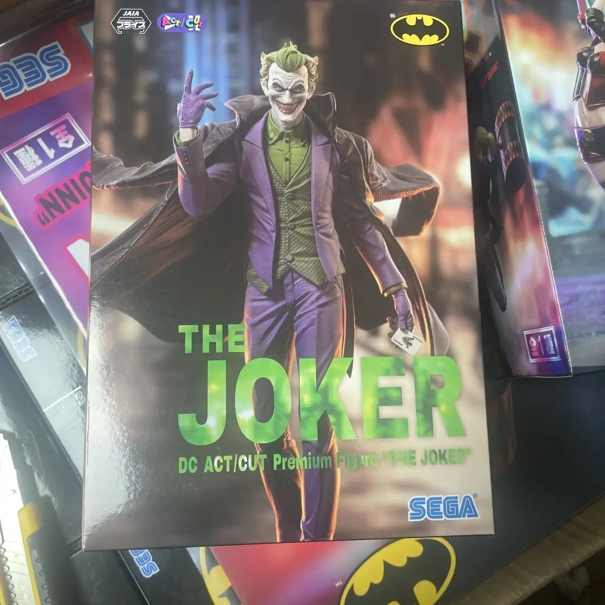 ในสต็อก SEGA เดสก์ท็อป x ตกแต่งคอลเลกชันทีมฆ่าตัวตาย ISEKAI Harley Quin Joker PVC อะนิเมะ Action Figures ของเล่น