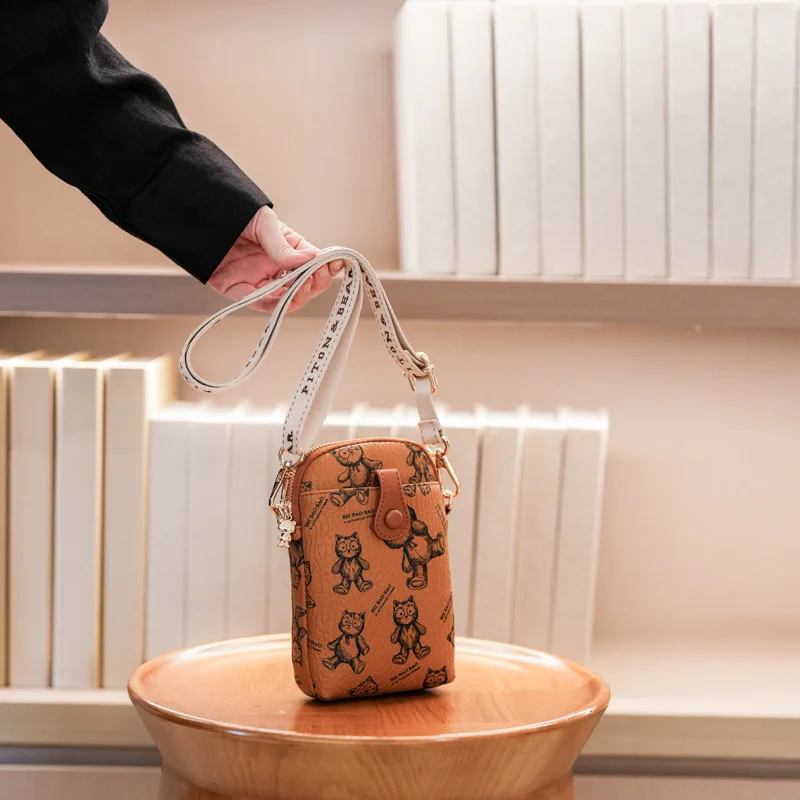 

New Bear Crossbody Bag Retro and Versatile Mobile Phone Storage Shoulder Bag