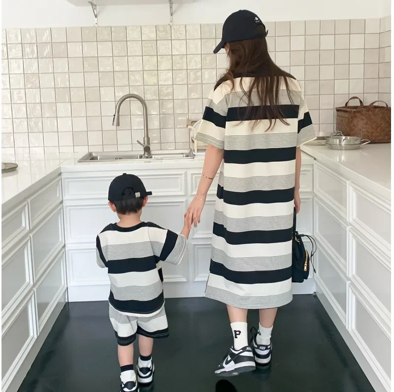 Mom Dad and Son Daughter Matching Clothes for The Whole Family Summer Kids Boys Girls Sets Two Pieces Father T-shirt Women Dress