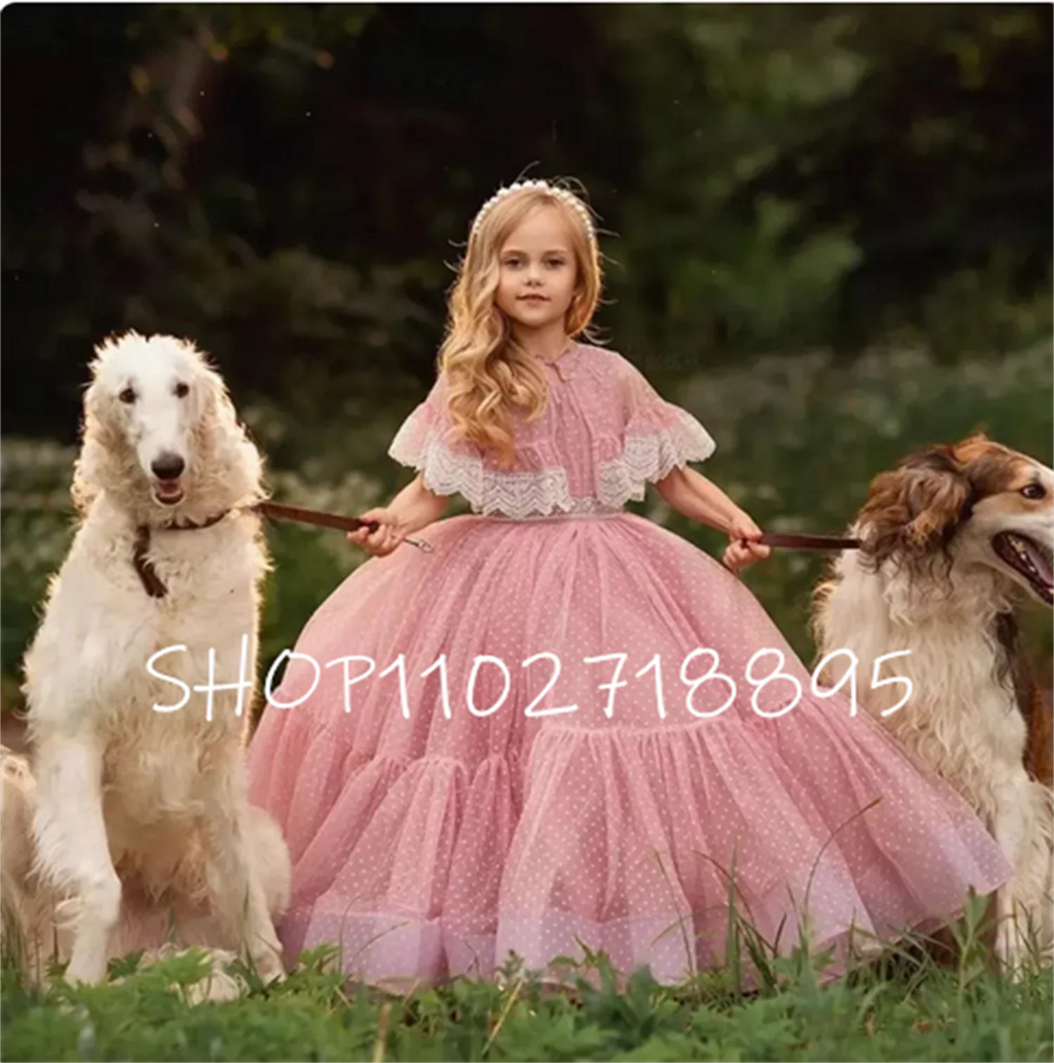 

Pink Luxury Flower Girls Dresses 2023 Point Tulle Puffy Kids Wedding Party Dress With Cape A-Line Long Girl Princess Gowns