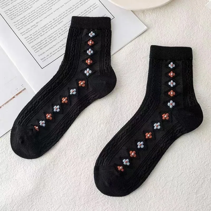 1Pair Elegant Korea Harajuku Woman Floral Socks Vintage Black Yellow Jacquard Ethnic Cotton Casual Cute Girls Dress Sox Autumn