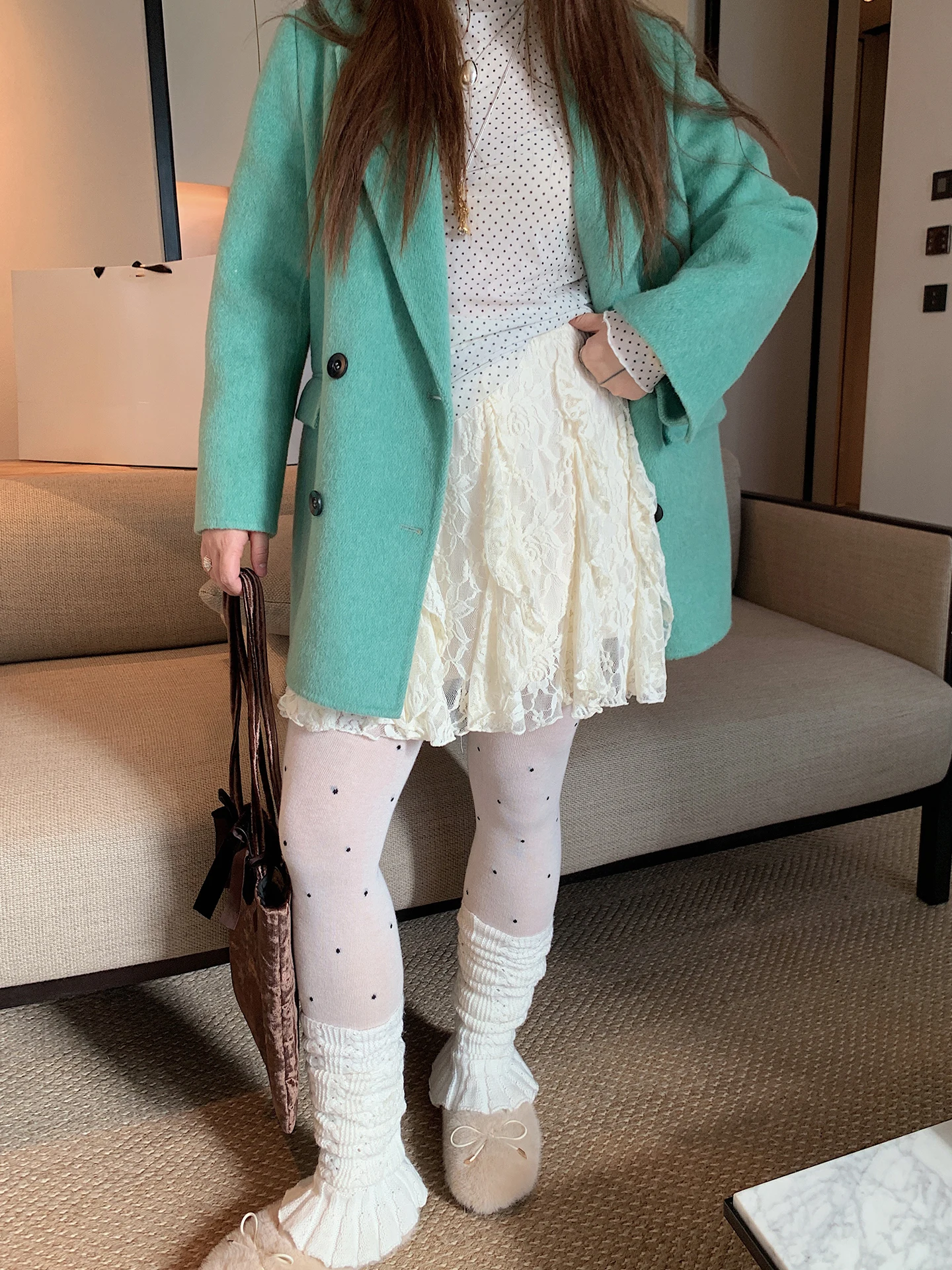 

Новая женская короткая юбка Gold Day Branch с кружевной отделкой, осень-зима 2025, большие размеры, для полных женщин, белая, повседневная, элегантная