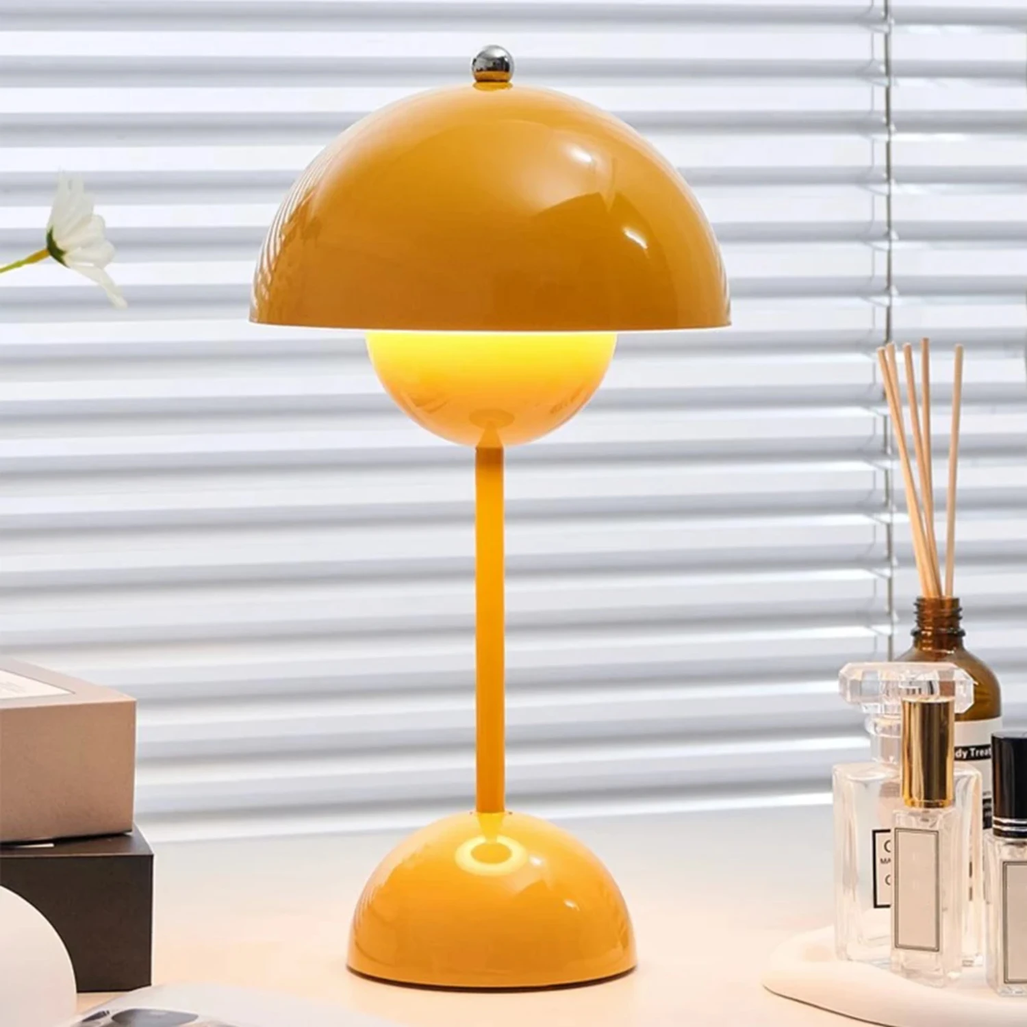 Mushroom LED Table Lamp Portable USB Charging Flower Bud Night Light Touch Dimmable Desk Lamp Bedroom Beside Lamp Modern Decor