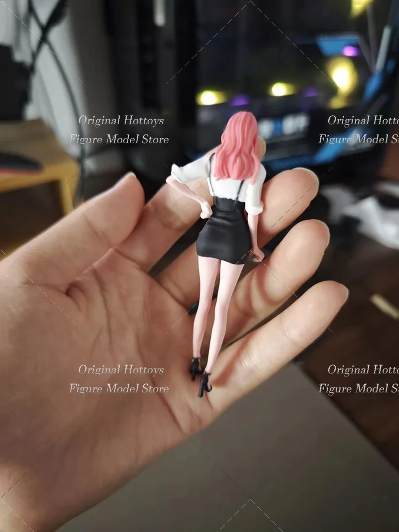 

In Stock 1/18 Scale Female Soldier Long Legs Girl Mini Realistic Sculpture Full Set About 9cm Action Figure Model Collection