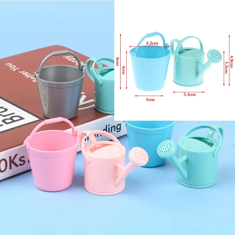 1 セットプラスチックドールハウスミニチュアバケツじょうろモデル植物散水ツール家庭菜園の装飾子供のおもちゃミニ家具