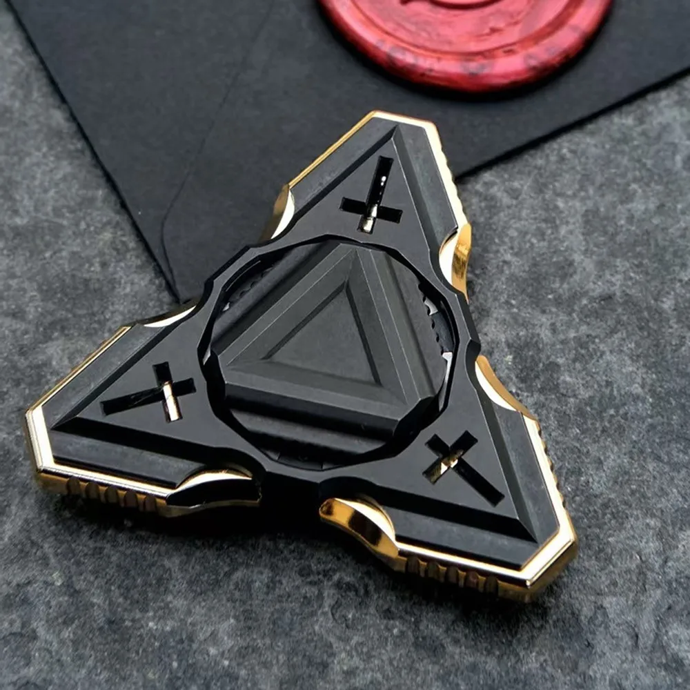 EDC Gabriel Black Gold Fidget Spinner Open Nail Gyro Titanium Three-Bladed Fidget Spinner Anxiety Relief Gadgets Original Design