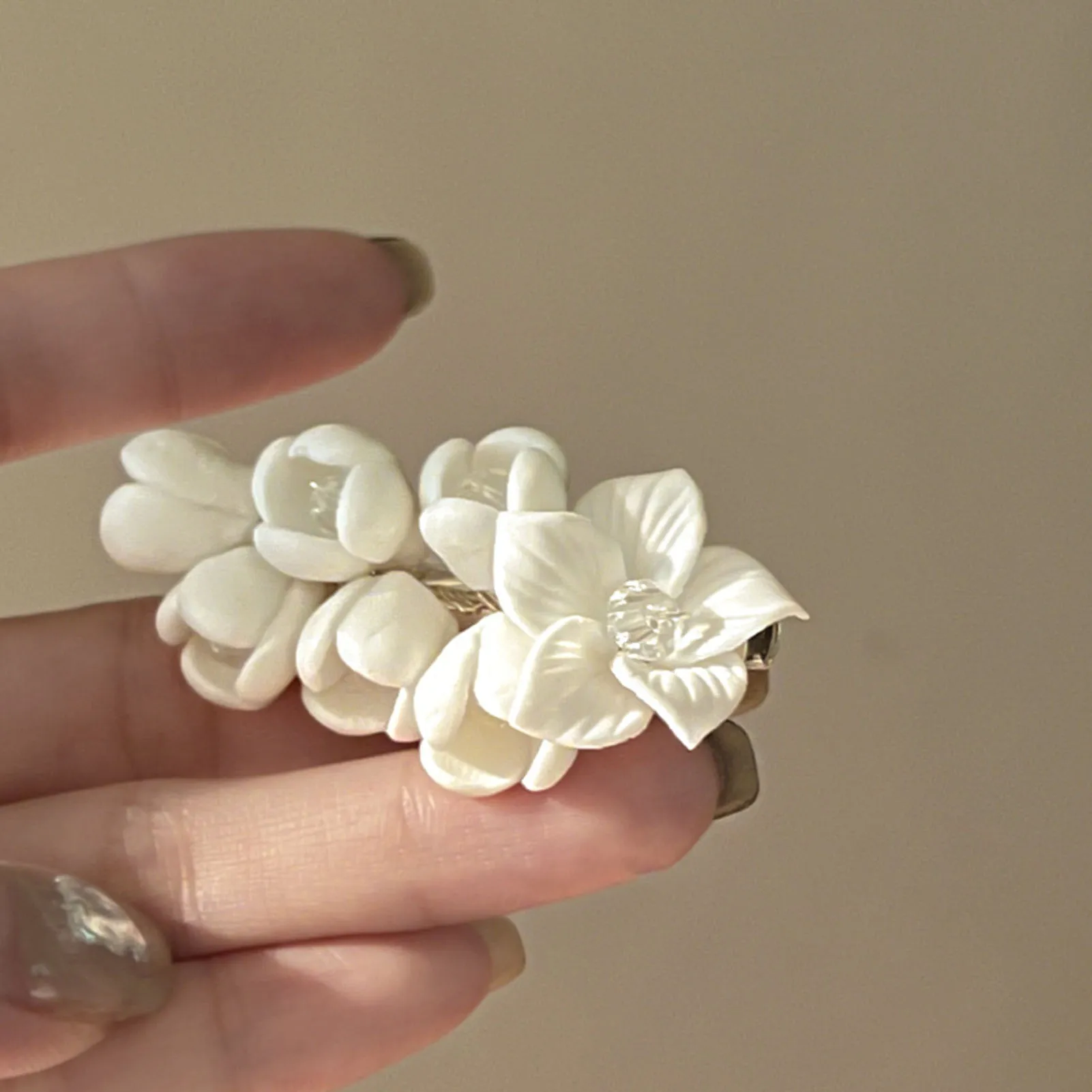 Vintage-Jasmin-Haarspange, handgefertigt, künstliche Blumen-Haarnadel für Frauen und Mädchen, trendige Kopfbedeckung, exquisiter Schmuck, Haar-Accessoires – Detail 4