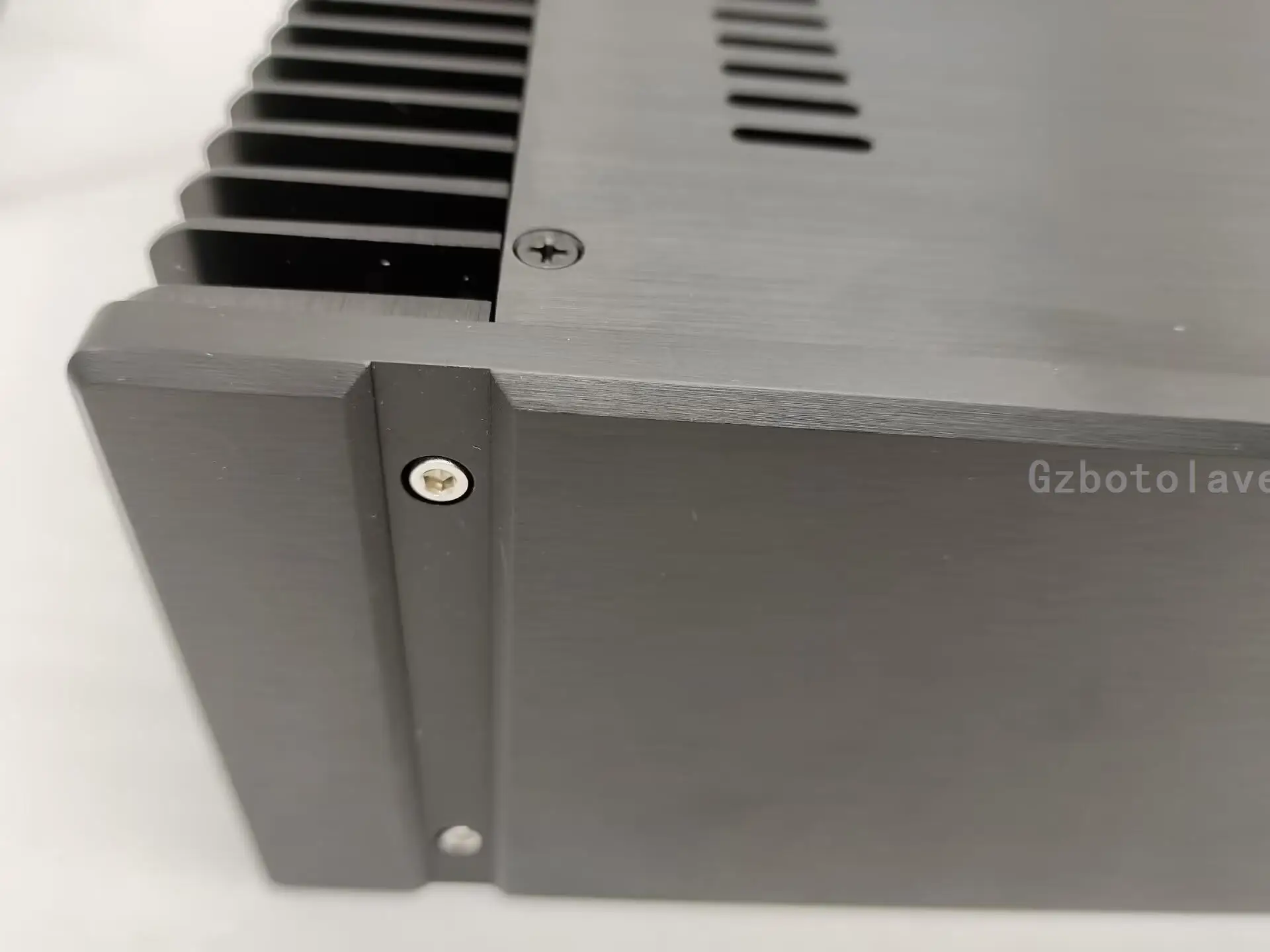 Obudowa ze stopu aluminium klasy A, klasy B, obudowa wzmacniacza mocy Obudowa z podwójnym dużym radiatorem 320X120X315mm