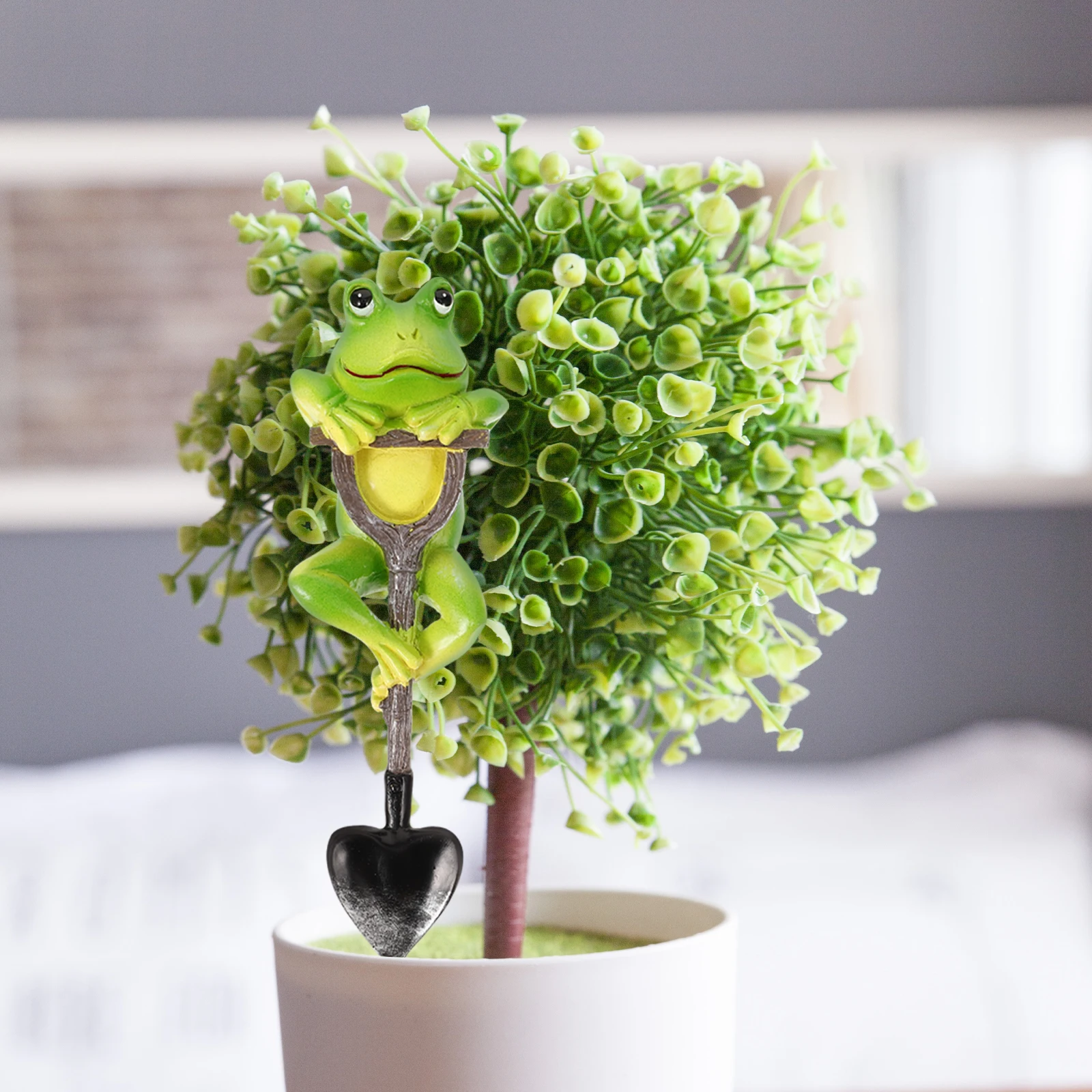 

Frog Statue Desktop Outdoor Creative Resin Figurine Decor for Garden Household Basin