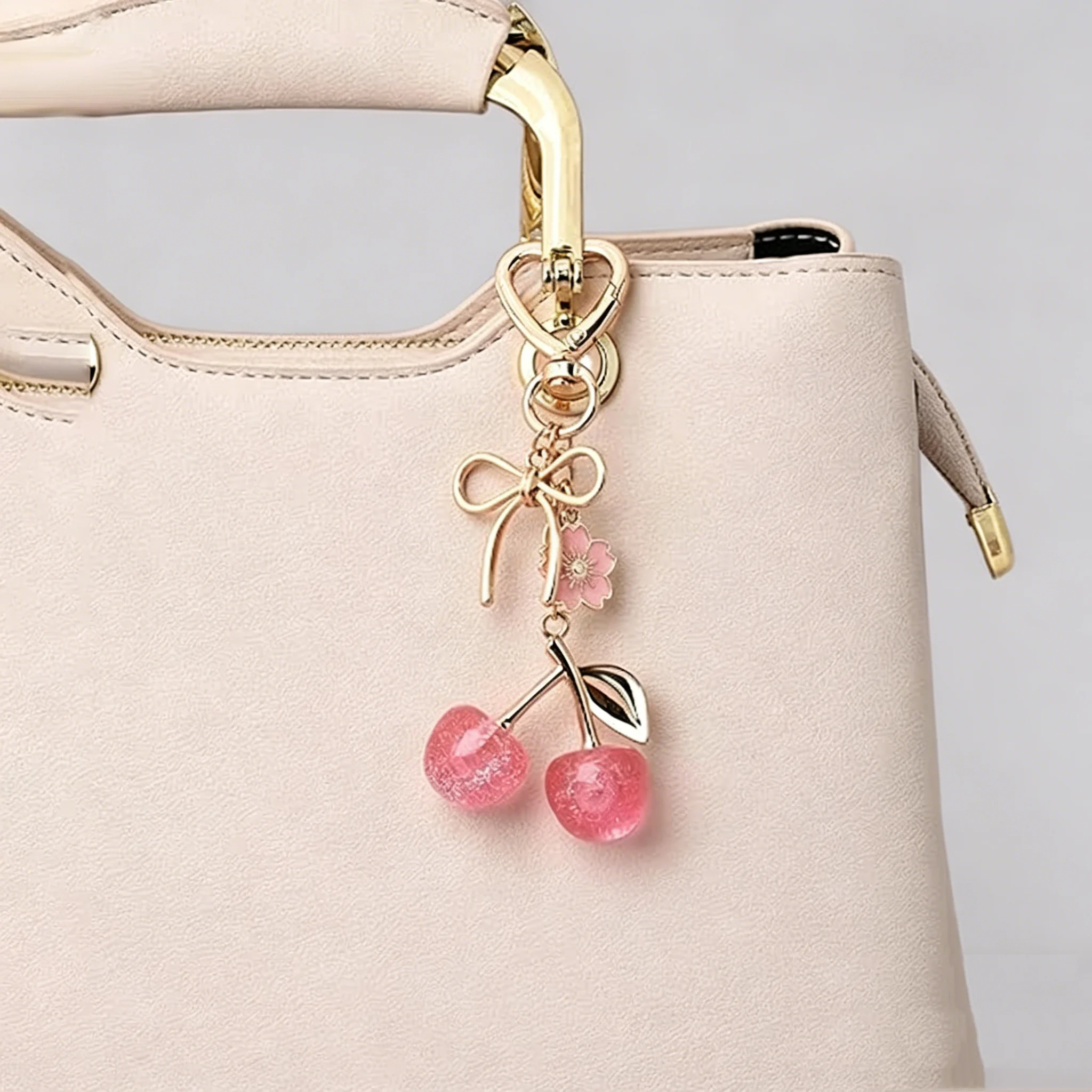 Schüler-Geschenke: Beliebter Fliege-Kirsch-Schlüsselanhänger, Niedliche Blumen, Damen-Taschenaccessoires