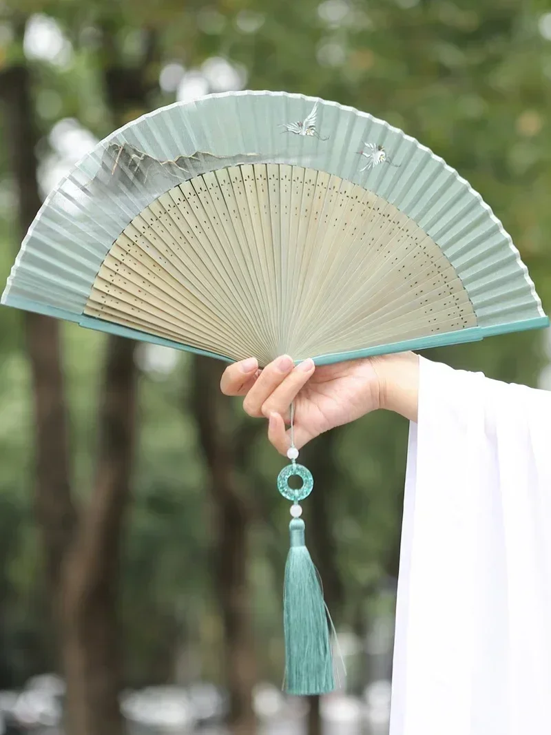 Hand-painted silk fan Chinese style ancient crane fan new Chinese autumn green 7 inch Hanfu fan antique gift