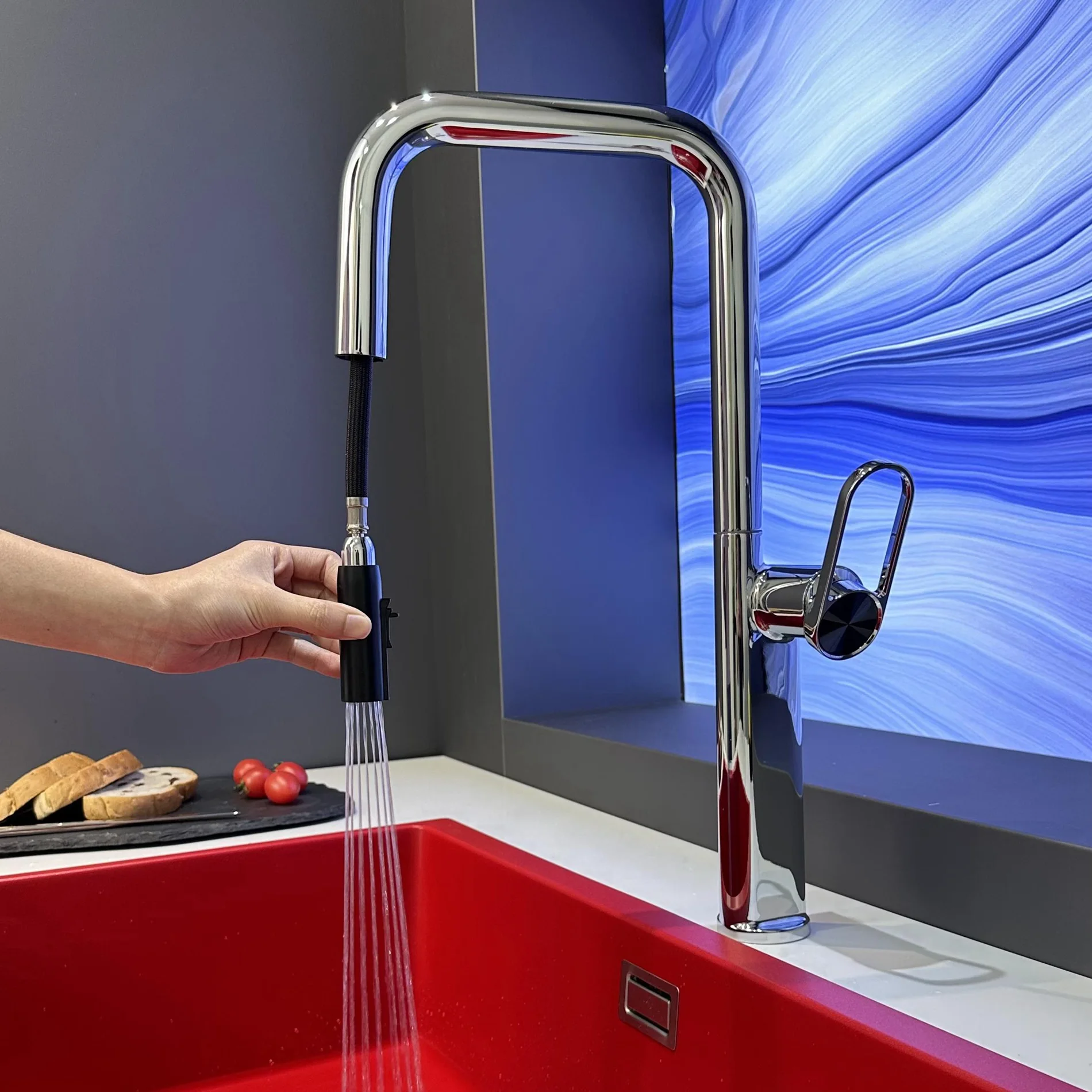 Light luxury style kitchen sink hot and cold faucets, flexible pull-out faucet