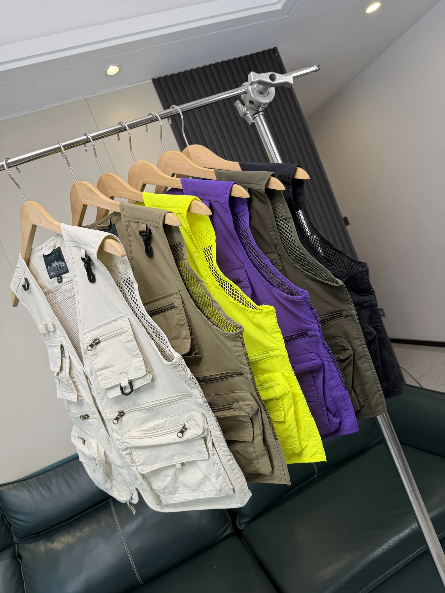Outdoor Breathable Mesh Fishing Vest Men's Spring Summer Workwear Multi-Functional Fashionable Standard Fit V-Neck Zipper Clo...