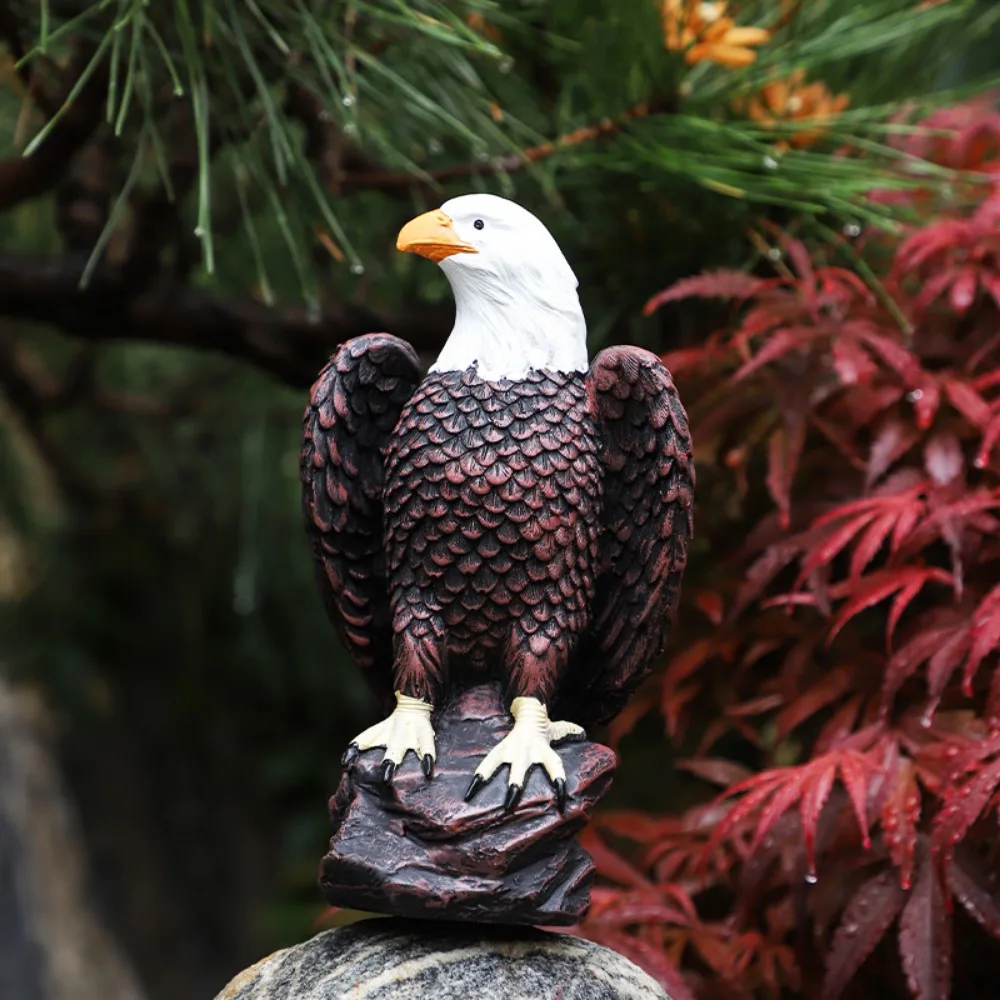 Creative Resin Eagle Sculpture Ornaments Outdoor Courtyard Villas Countryside Miniature Animal Statue Crafts Garden Decoration