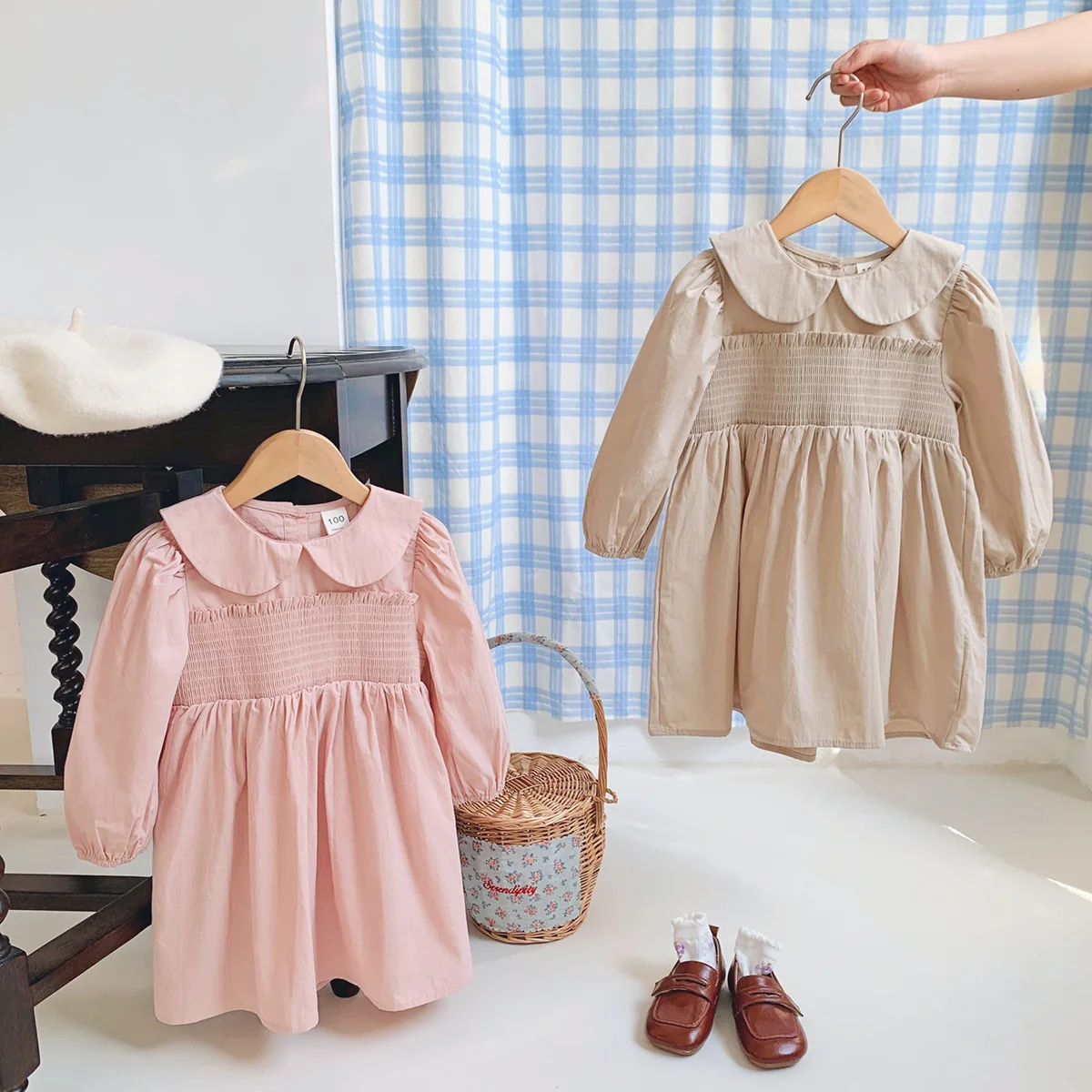 2026 Autumn New Korean‑Style Girls Vintage Dress Doll Collar Smocked Design Long Sleeve Casual Dress for Middle‑Age Kids