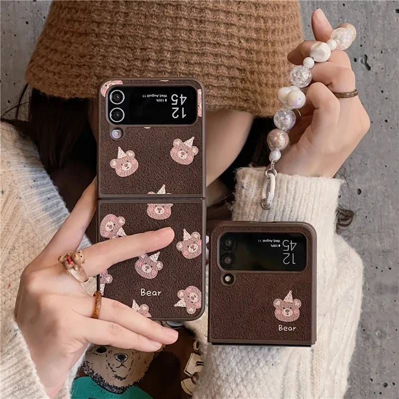 Cartoon Bear Bracelet Phone Cases For Samsung Galaxy Z Flip 3 4 5 Z Flip5 ZFlip5 Hard Shockproof Back Cover