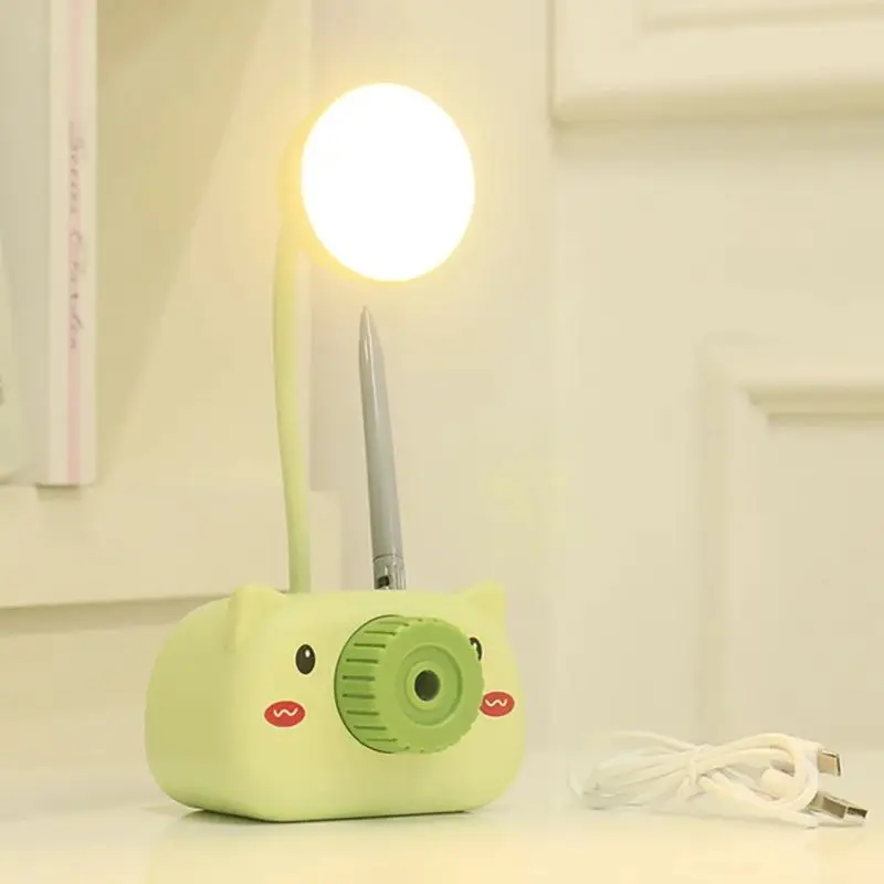 Simpatico cartone animato LED luce di lettura portapenne temperamatite protezione degli occhi luce notturna per studente studio ufficio Mini lampada da tavolo