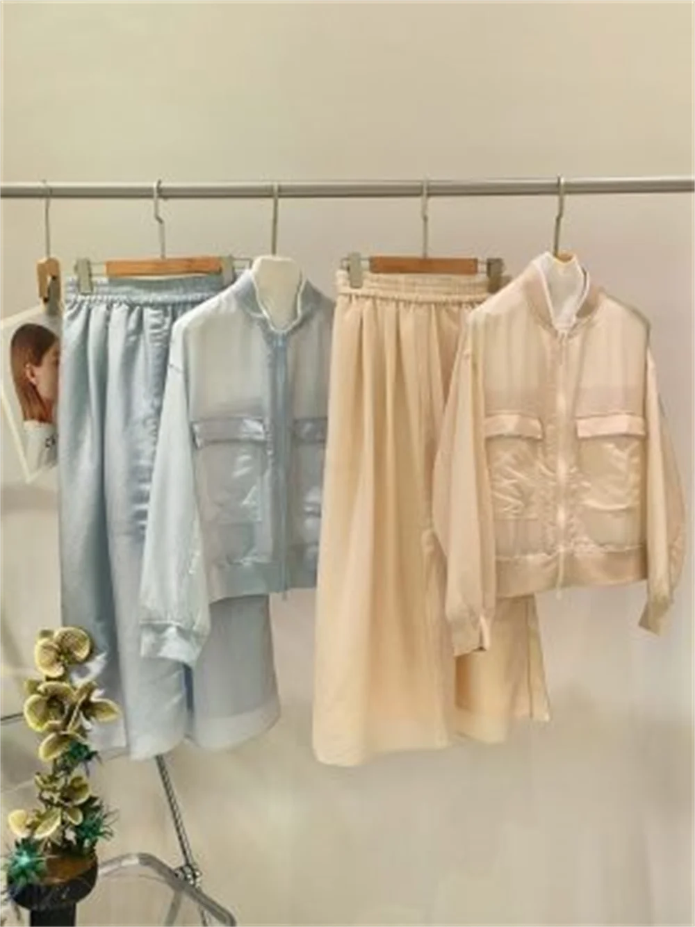 

Women's 2-Piece Set Loose-Fitting Casual Baseball Jacket Top With Elastic Waist Skirt Suit