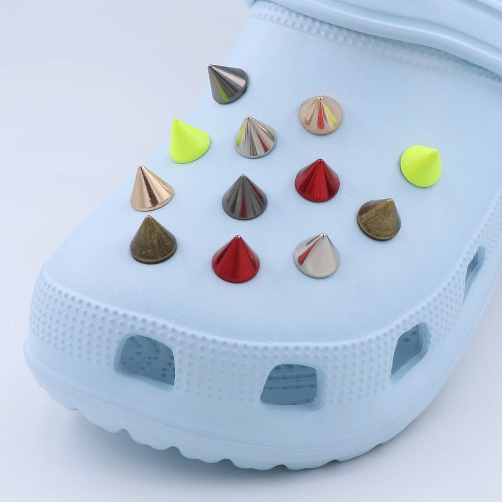 

1 Piece Brass クロックス Shoe Charm Decorations Conical Metal Sandals Ornament Джиббитц Shoe Accessories Buckles Friend Party Gift