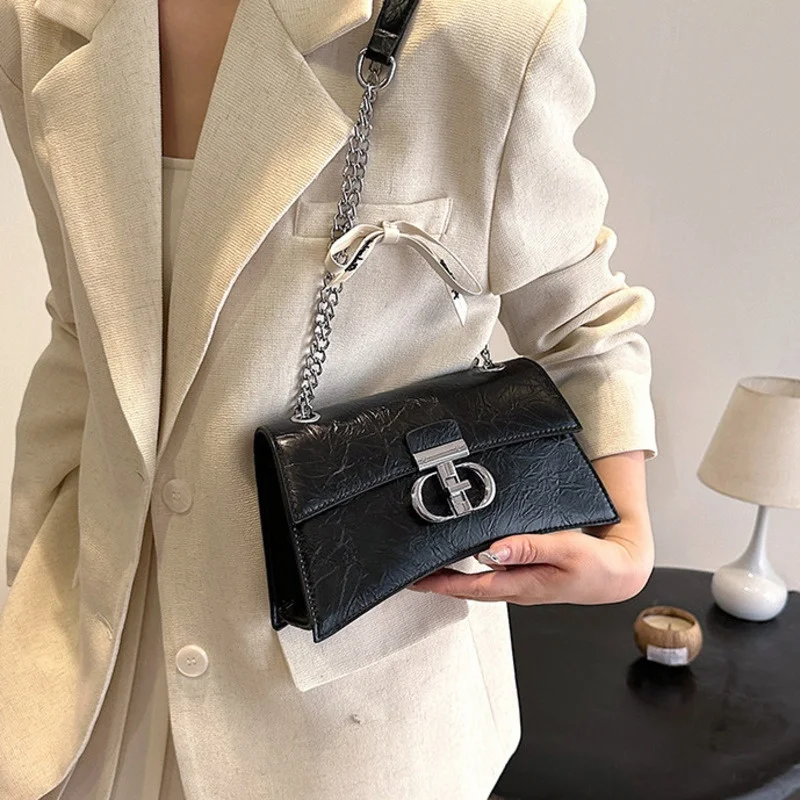 Single Shoulder Bag 2024 New High Aesthetic Women's Light Luxury Fashion Chain Crossbody Simple and Versatile Saddle Bag