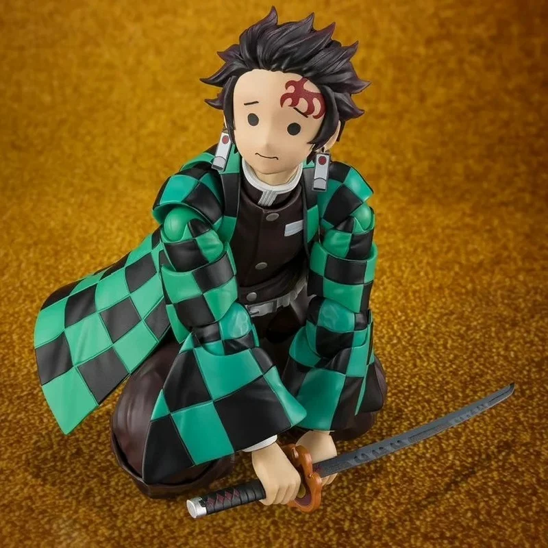 

Фигурка Demon Slayer SHF Танджиро, Зенитсу, Нэзуко, версия Bandai (Япония), аниме Demon Slayer Corps, с подвижными элементами, боевой стиль