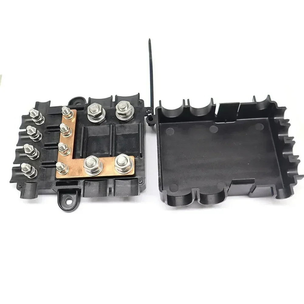 R With Overload Protection 1 In 4 Out And 2 In 4 Out Bolt Type Design For Secure Multi-Device Connection Copper Contacts 12-48V