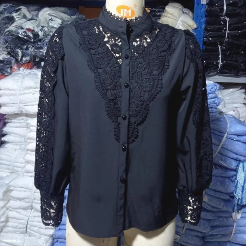 Vrouwen Wit Zwart Elegant Kant Uitgehold Blouse 2023 Lente Nieuwe Lange Mouwen Y2K Knoppen Mesh Top Vintage Dameskleding