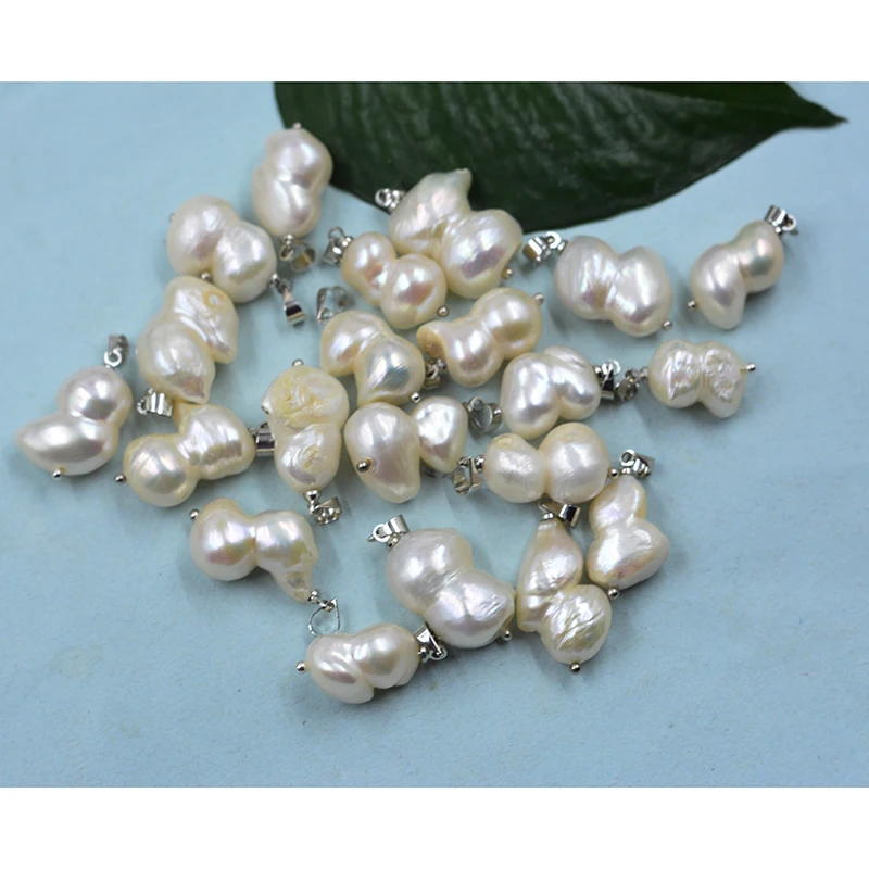 

21PCS 11-12MM Natural Seedless Figure 8 White Baroque Pearl Pendant.