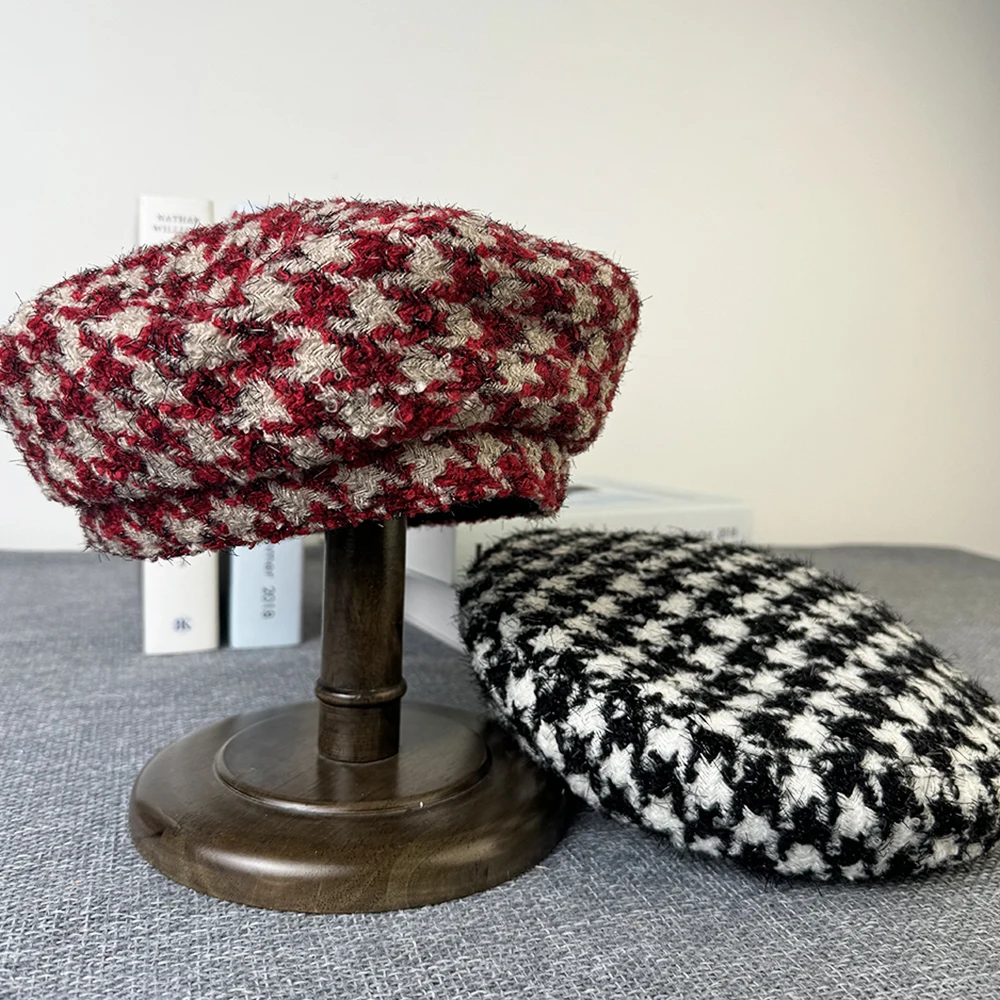 2025 Wool Berets Red Black Plaid Vintage Autumn Winter French Octagonal Peaked Hats Painter Hat Street Women Girl Caps FDM09