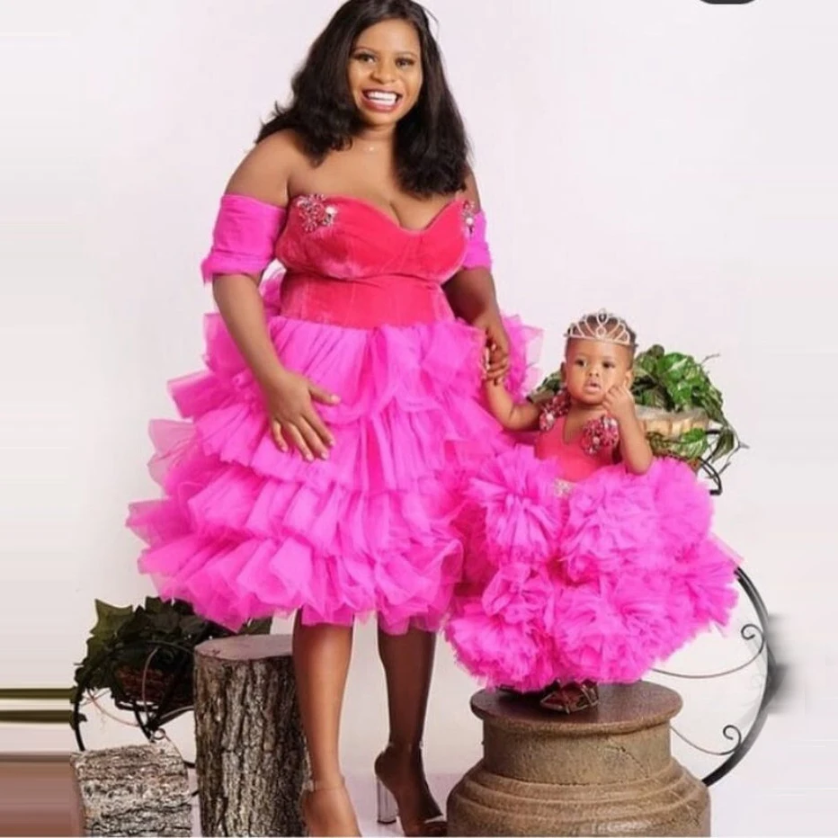 

Lovely Short Mom And Me Matching Dresses For Photo Shoot Extra Puffy Ball Gown Cap Sleeves Beaded Evening Dress Birthday Party