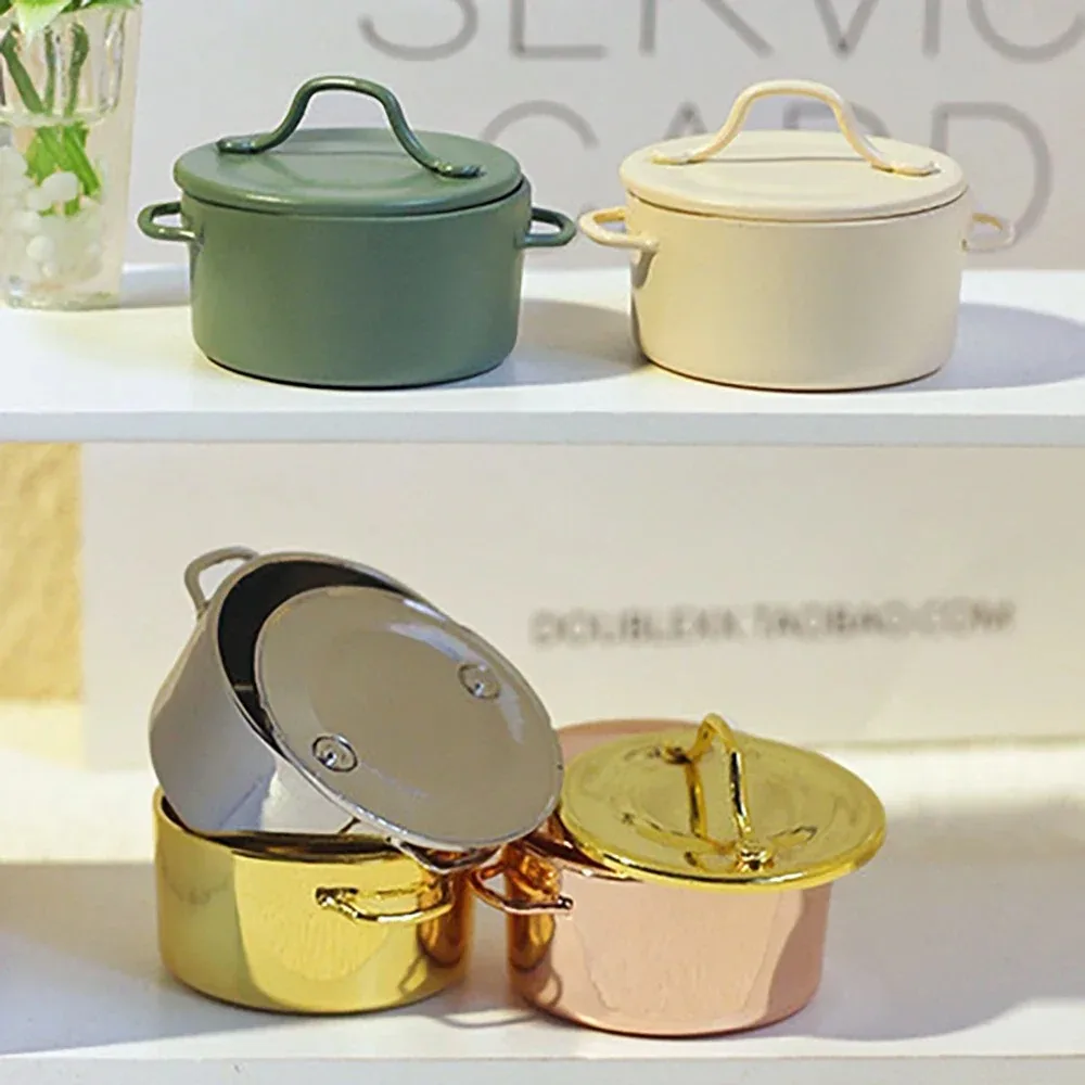 1Pcs 1/12 Dollhouse Accessories Miniature Metal Soup Pot with Cover Mini Kitchenware Model for Doll House Decoration