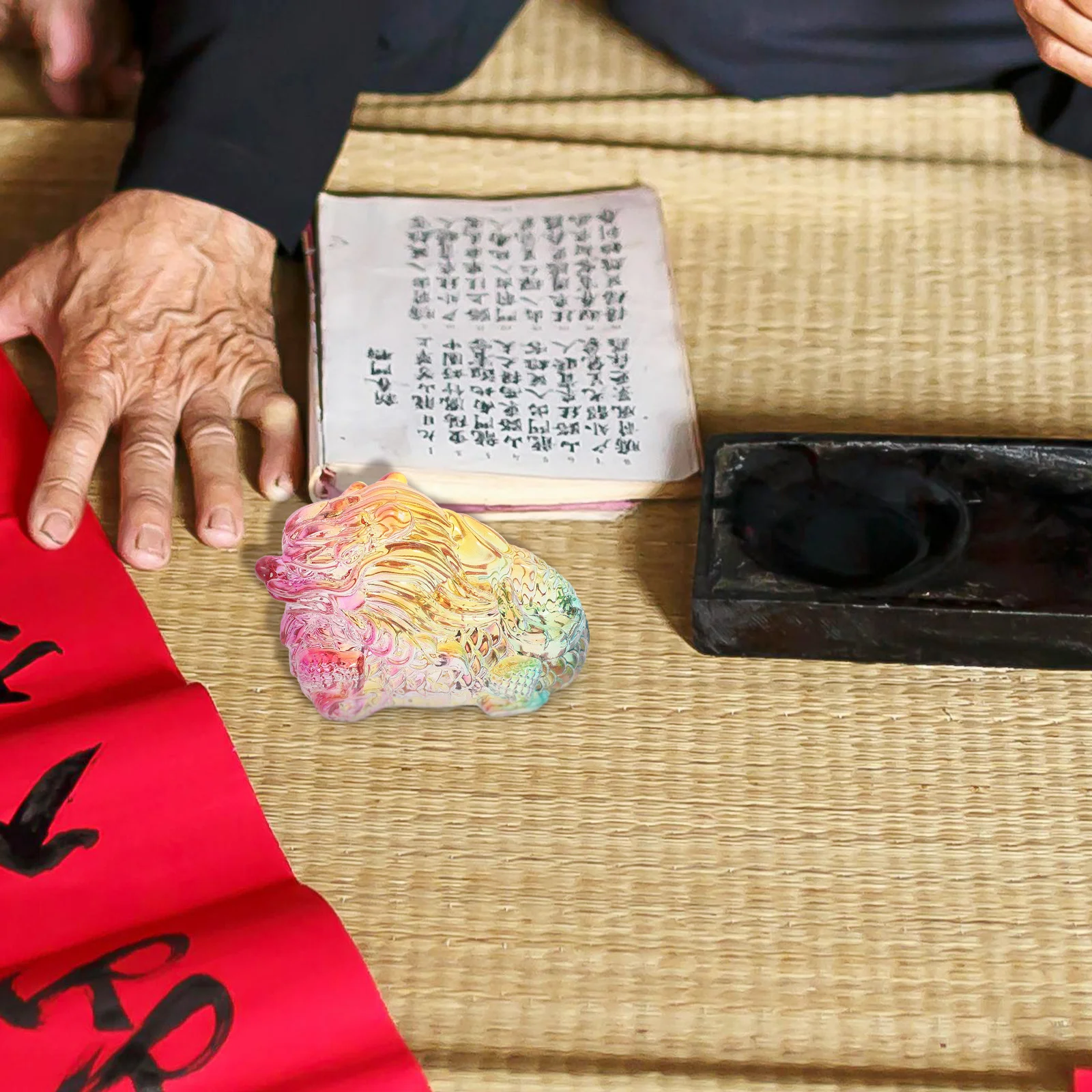 

Glass Dragon Paperweight Elegant Desktop Craft Decorative Dragon Ornament Photo Prop Room Decor Unique Glass Artwork