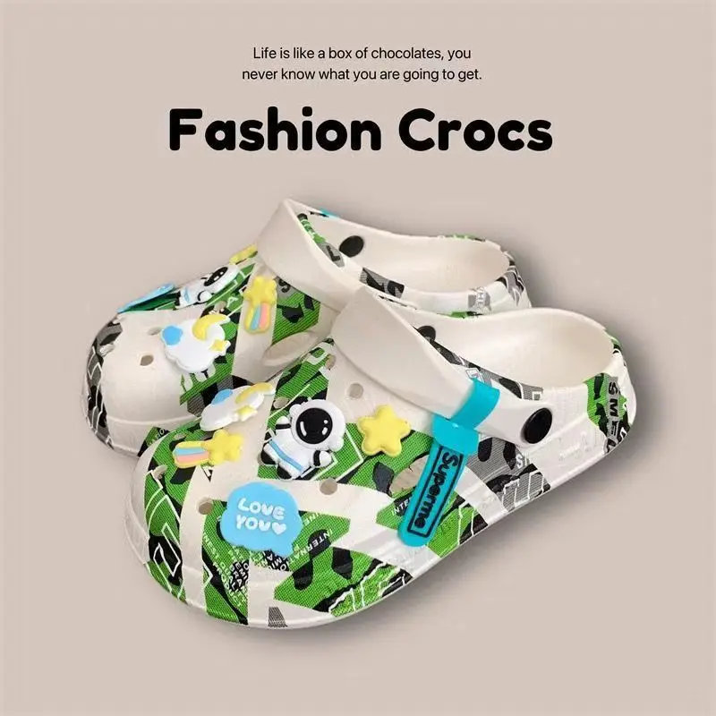 Hole shoes couple men's and women's slippers wear 2026ins new stepping on shit sandals men's driving soft-soled beach shoes