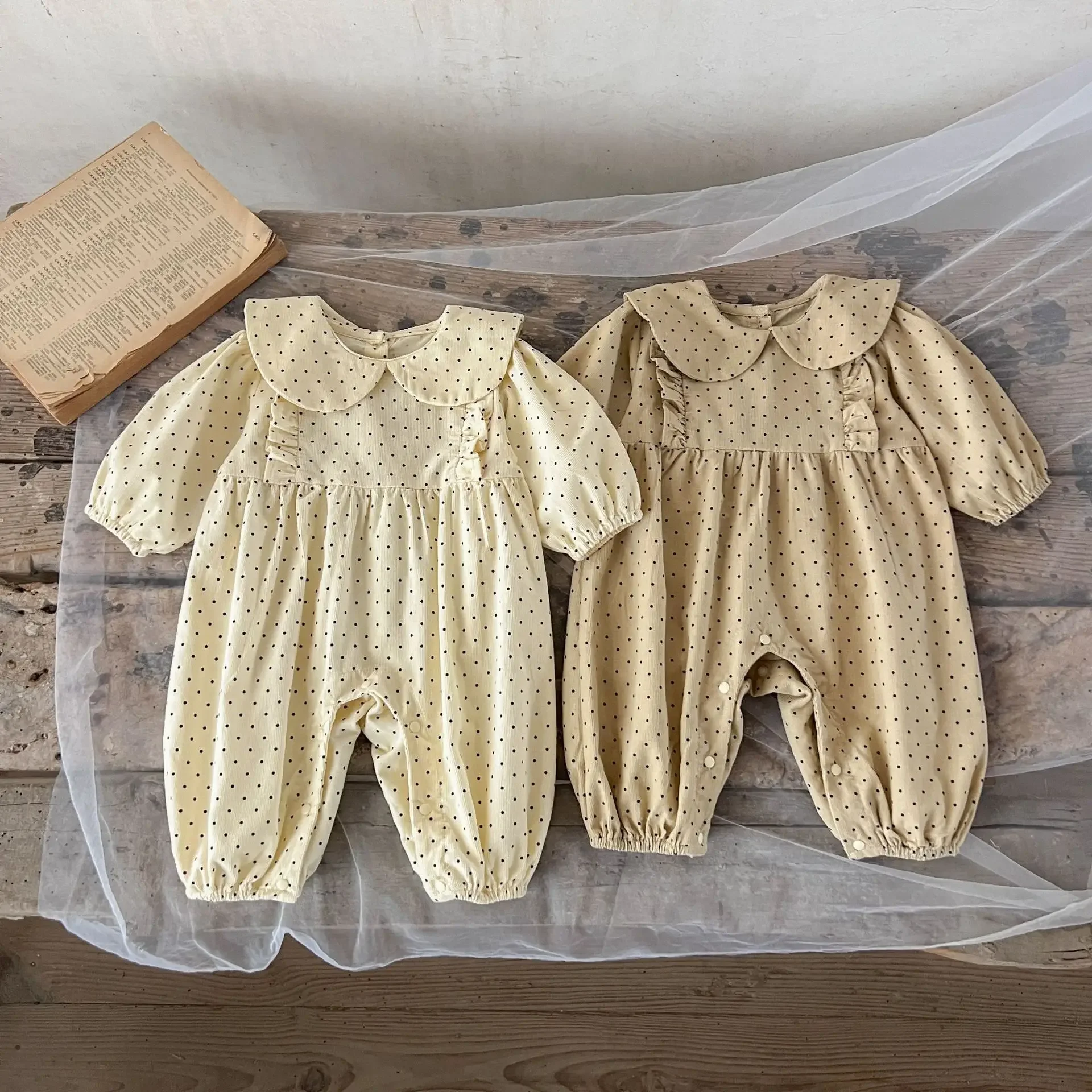 Vestiti del bambino moda carino pagliaccetto sciolto 2024 primavera autunno nuovo tutto abbinato a pois ragazza bambino velluto a coste Cmfortable pagliaccetto