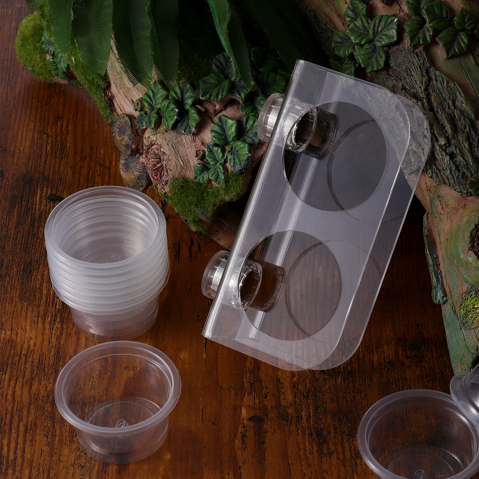 Reptile Feeding Cups Durable Pet Food Bowls Strong Magnet Easy Clean for Lizards Geckos Crickets Spiders Animal Waterer