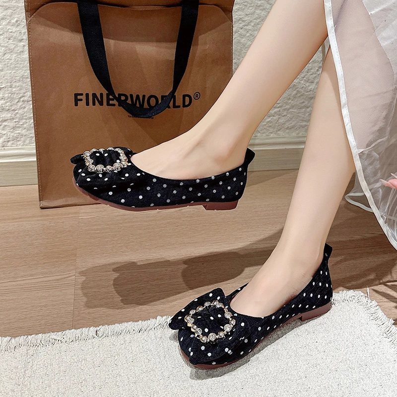 Soft-soled Comfortable Plus Size Shallow-mouthed Low-heeled Shoes Women's Spring and Autumn New Rhinestone Temperament Flat Shoe